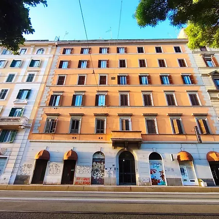 Apartment In Style Colosseum