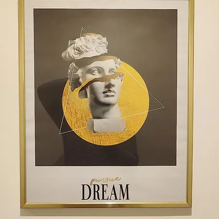 In Style Colosseum Apartment *